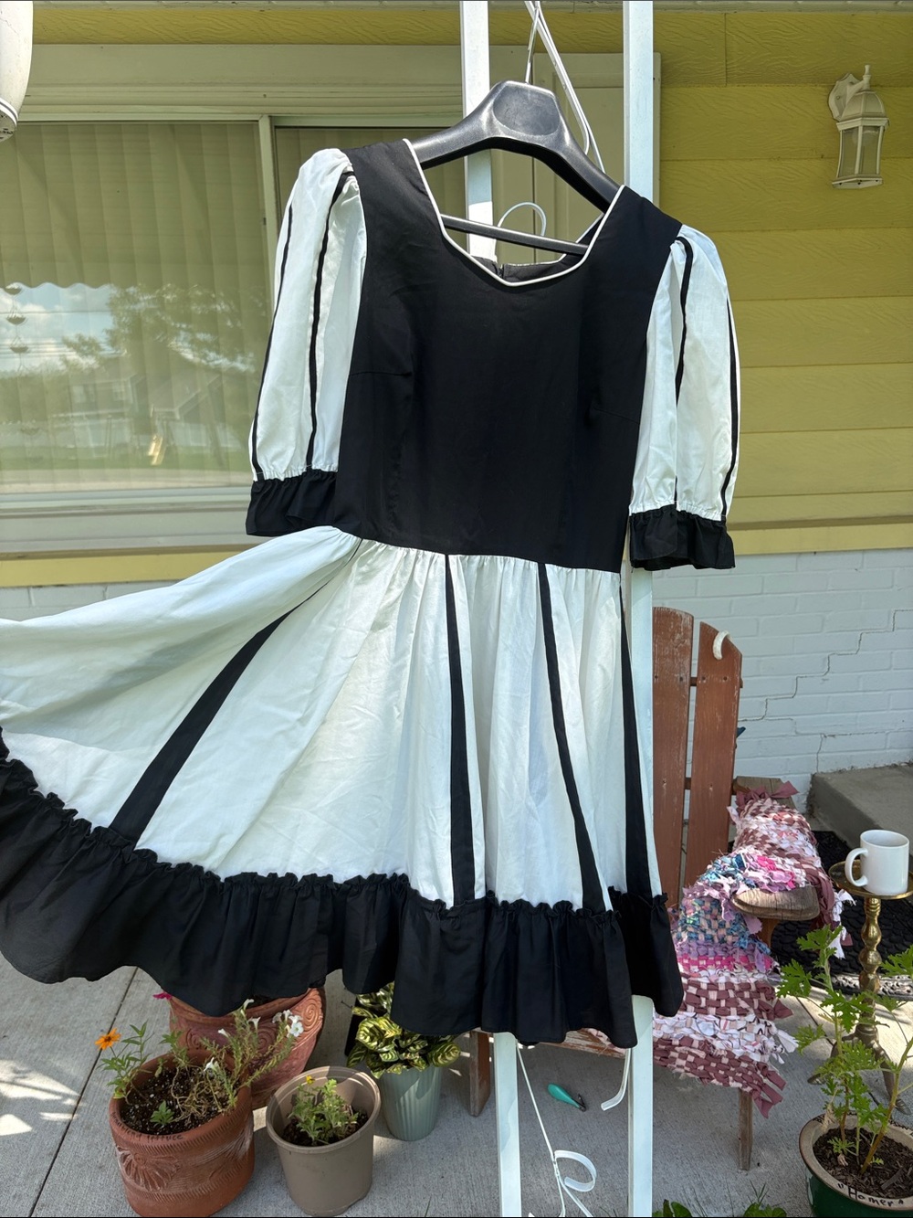 Black & White Puff Sleeve Midi Dress - Classic Two-Tone Style